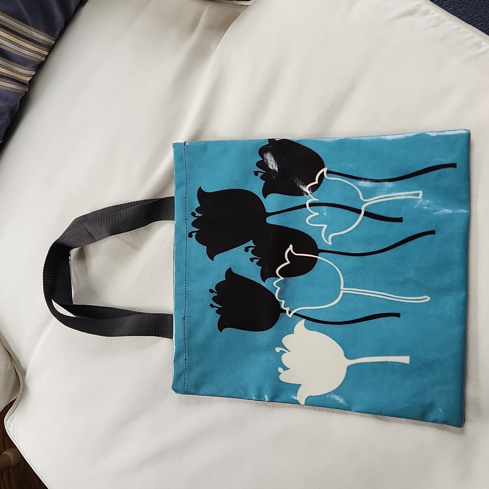 Modella waxed shoulder tote